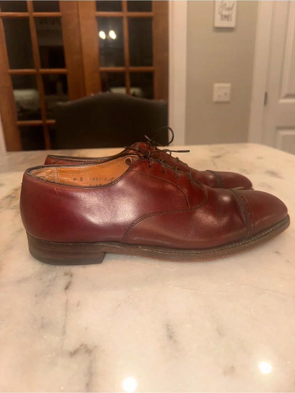 Brooks Brothers Size 9 Men's Leather Cap-Toe Oxfords